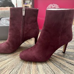 VINCE CAMUTO BURGUNDY SUEDE ANKLE BOOTS -BRABD BEW! 