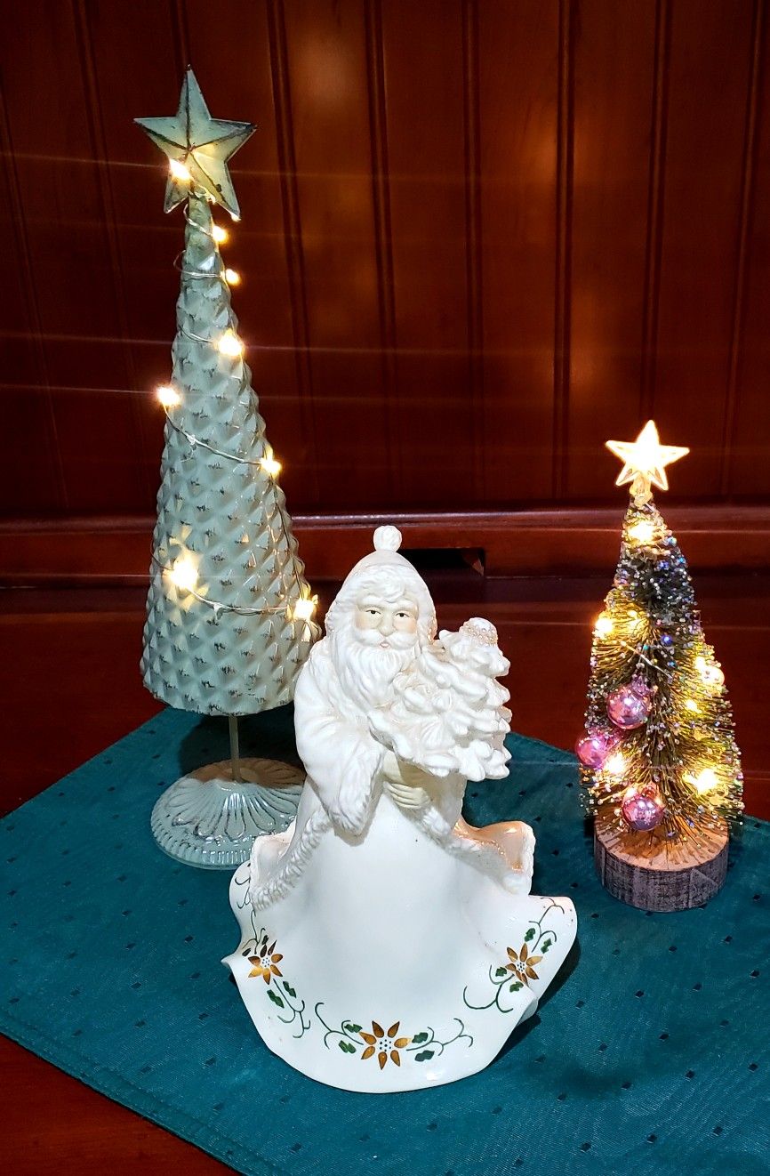 Vintage Dillards Musical Wind Up Ceramic Santa Clause with Battery Operated Christmas Trees 
