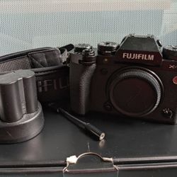 Fujifilm X-T5 with 18-55mm