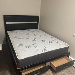 Vendo cama de madera con gavetas excelente calidad. 