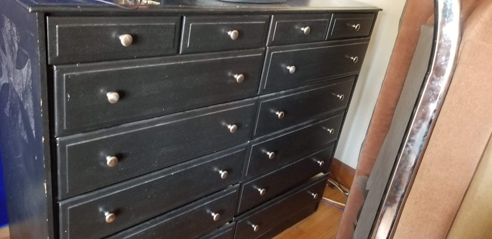 FREE 10 drawer dresser