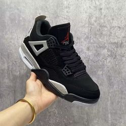 The Nike shoes air Jorden 4 retro size 9:0 color white black and it's new.