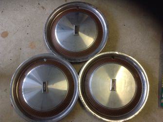 Oldsmobile hub caps