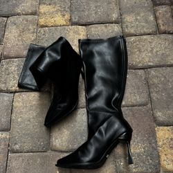 Assorted women's boots