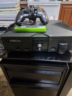 Original Xbox One w/ controller & King Kong