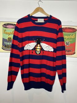 Red and Blue Striped Gucci Loved Bee Sweatshirt Size Medium. Super soft and very warm. Perfect for fall and winter season! 