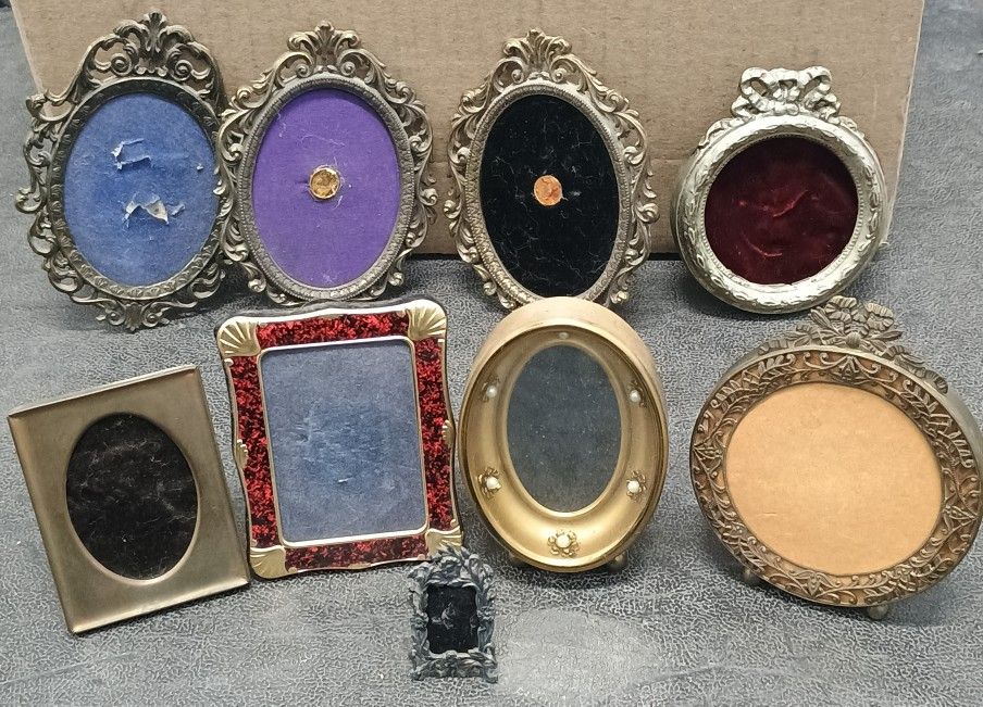 9 vintage miniature picture frames selling entire collection. See our other great art antiques jewelry furniture toys Sports collectible items now pos