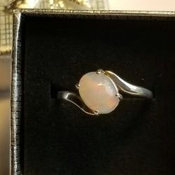 Genuine White WELO Fire Opal .  Sz 8