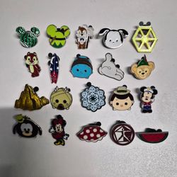 20 Disney trading pins lot set.Tradeable at all disney parks.