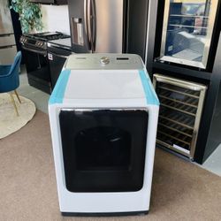 Samsung 7.4 cu. ft. Gas Dryer with Steam Sanitize+ in White 43H95