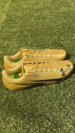 Under Armour Boys' UA Blur Select Jr. Football Cleats