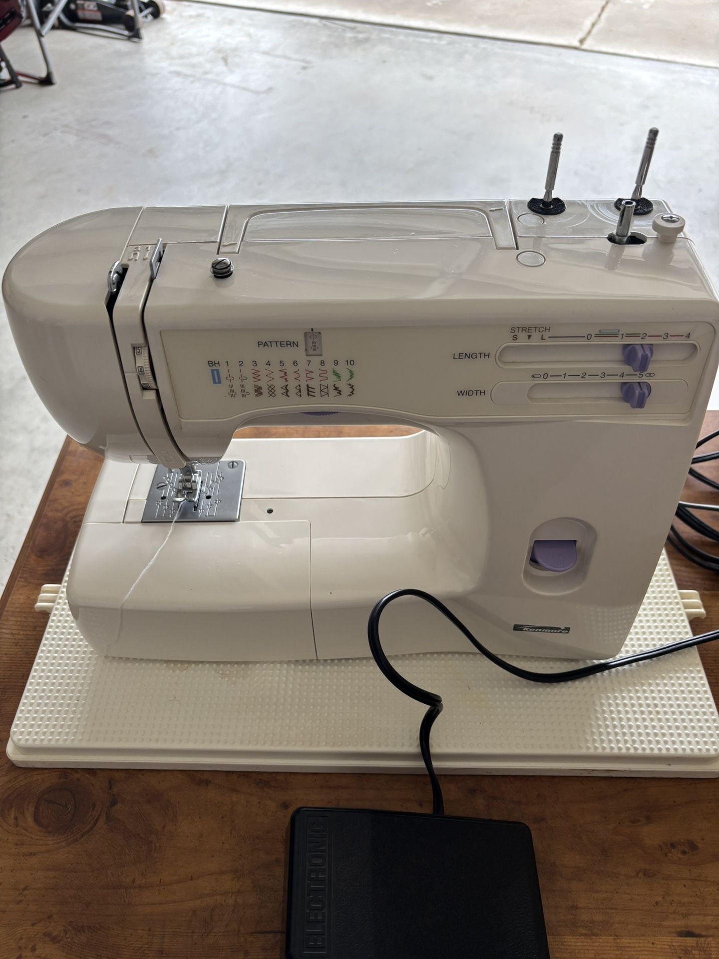 Kenmore Sewing Machine Model 385