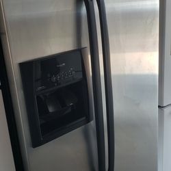 Whirlpool Refrigerator 