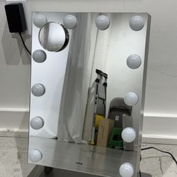 iHome Makeup Mirror with Bluetooth Speaker & USB