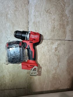 M18 18V Lithium-Ion Brushless Cordless 1/2 in. Compact Drill/Driver