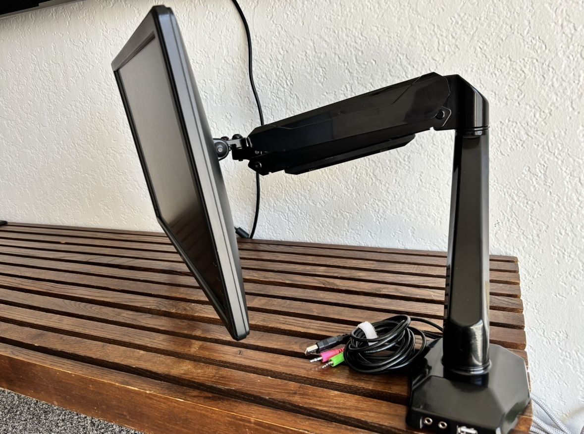 Dell Computer Monitor + Mount
