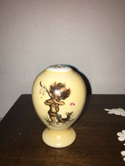 Vintage pepper shaker made in Japan