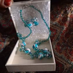 Necklace Earings And Bracet
