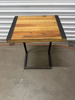 Laptop “C” table - Industrial Design