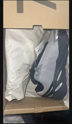 Yeezy 700