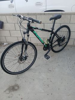 Men's 700c Aluminum khs six fifty hybrid bike with disc brakes