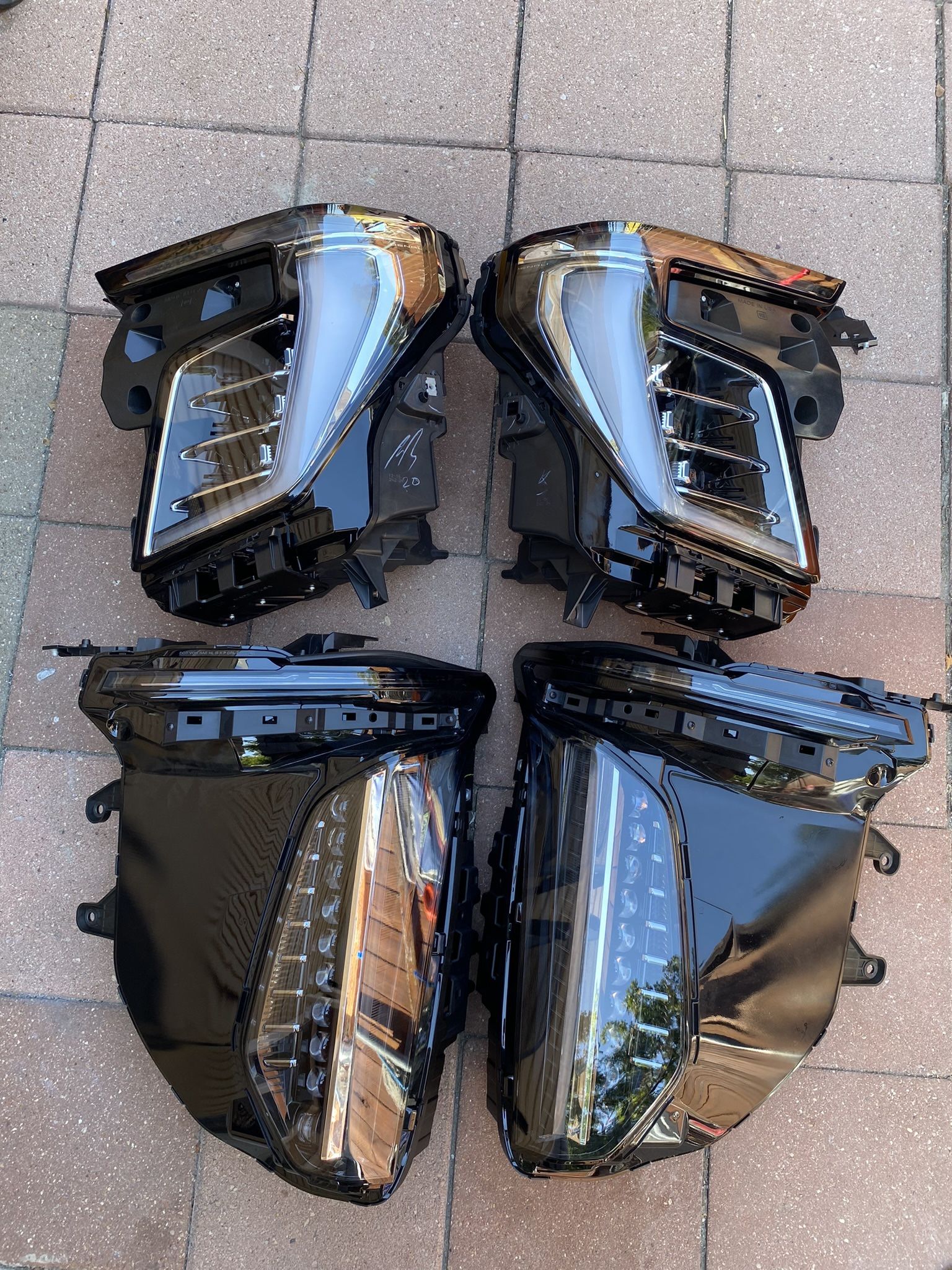 Escalade And GMC And Tahoe headlights 2024-2026