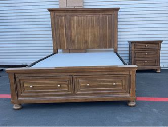 Bedroom Suite: Queen Storage Bed and 1 Night Stand