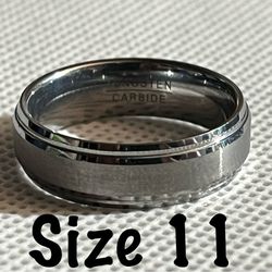 Beautiful Silver Colored Tungsten Carbide Men’s Ring