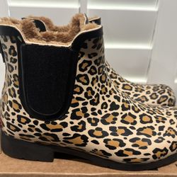 New Chooka Women's Leopard Print Chelsea Waterproof Rain Boots (Women’s 8) - $35