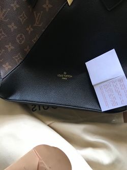 Women wear “ Vuitton”
