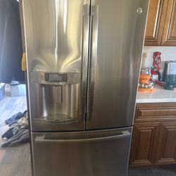 GE Fridge 