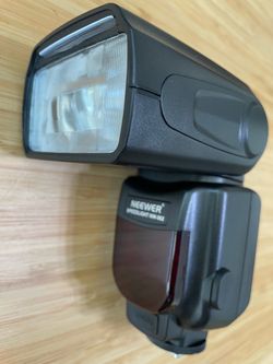 Neewer Speedlight NW-562, a shoe-mount ON-CAMERA FLASH