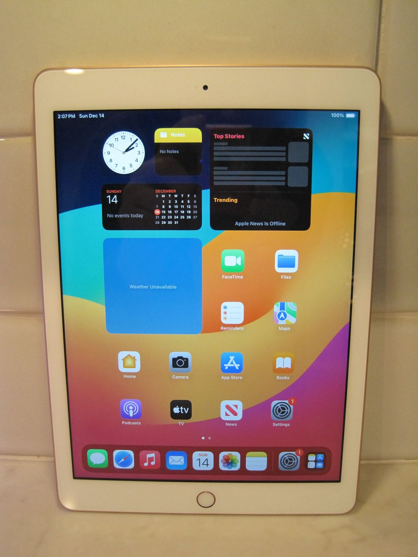 Apple iPad A1893 128GB in Original Box and with New Cover - $100.00