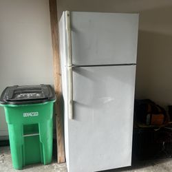 GE Kitchen Refrigerator 