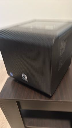 Thermaltake micro itx square case no fans w motherboard