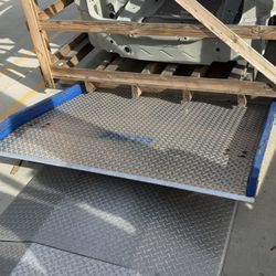 ULINE ALUMINUM DOCK BOARD 48 X 60