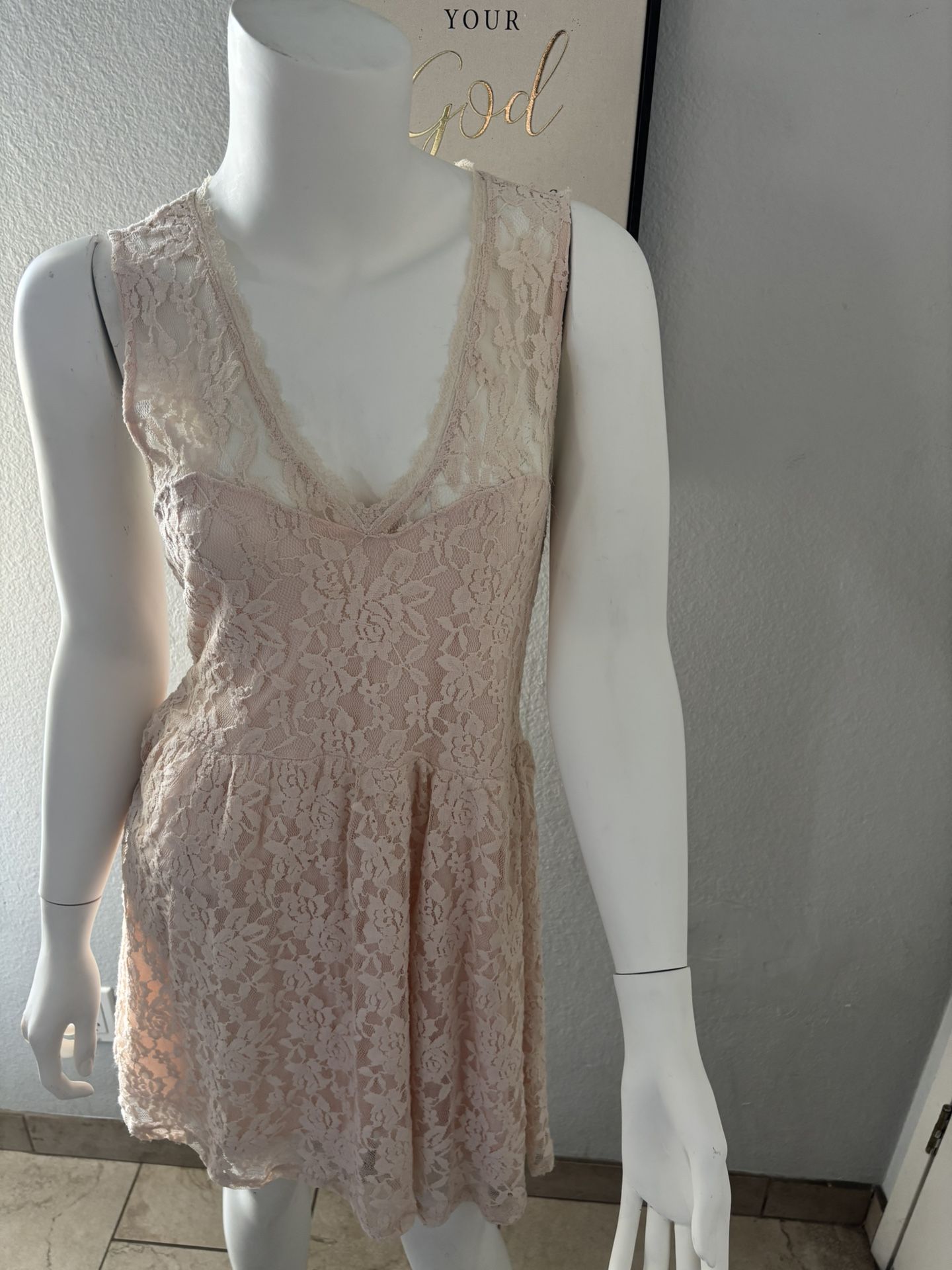 Forever 21 Pink Lace Dress