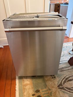 Thermador dishwasher DWHD640JFP