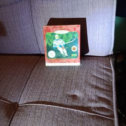 1997Hallmark Keepsake Wayne Gretzky  Ornament