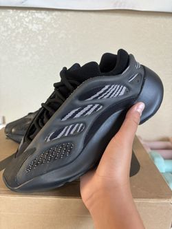 Yezzy 700 V3 Alvah Size 7.5 Mens