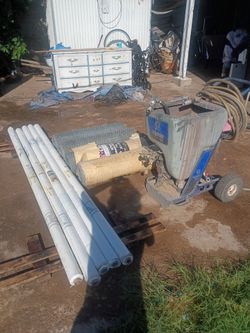 Textspray GTX2000 (Greco)/ 4 rolls of chicken wire/ 5 rolls of 2 ply oven house wrap