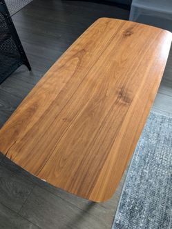 Folding coffee table