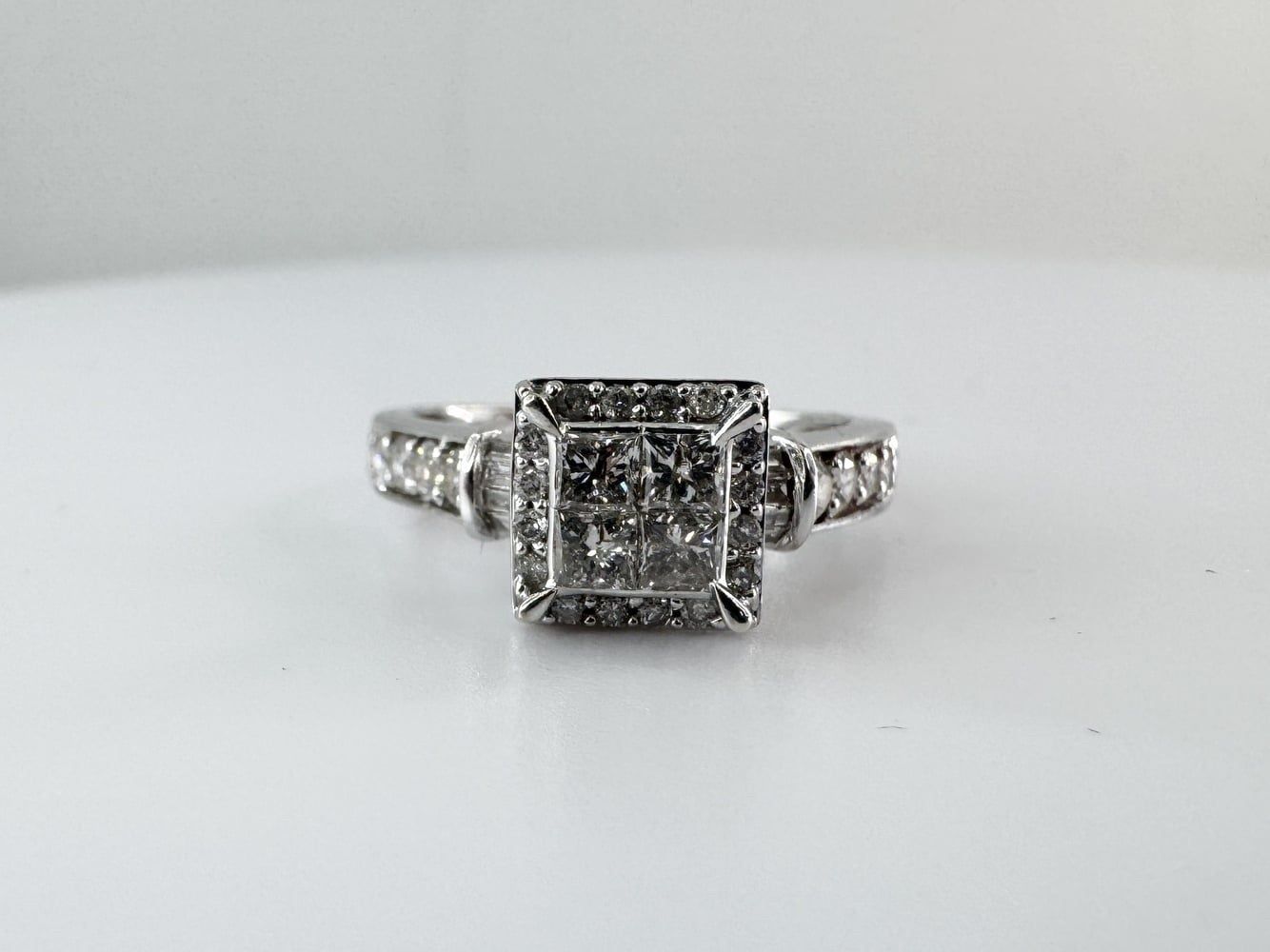 Ladies 1/2ctw Diamond 10k White Gold Engagement Ring Size 7 11052701