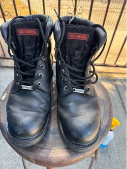 Steel toes work boots