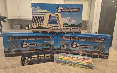 Disneyland Monorail Playset & Extras