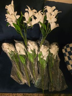 7 bunches  lilies  artificial  realistic flowers  5 steams each. New party home decor