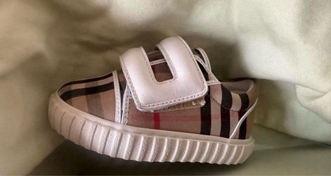Burberry Toddler Shoes  ( Size Uk 19/ Us 4/4.5) Vintage Check Shoes (GREAT CONDITION) PRICE IS FIRM AND DISCOUNTED ALREADY