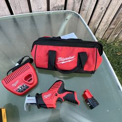 Milwaukee M12 Cordless Hackzall Reciprocating saw with 1.5Ah Battery and charger / New
