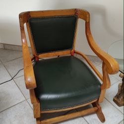 Late 1800s Antique Victorian Chair And Trunk