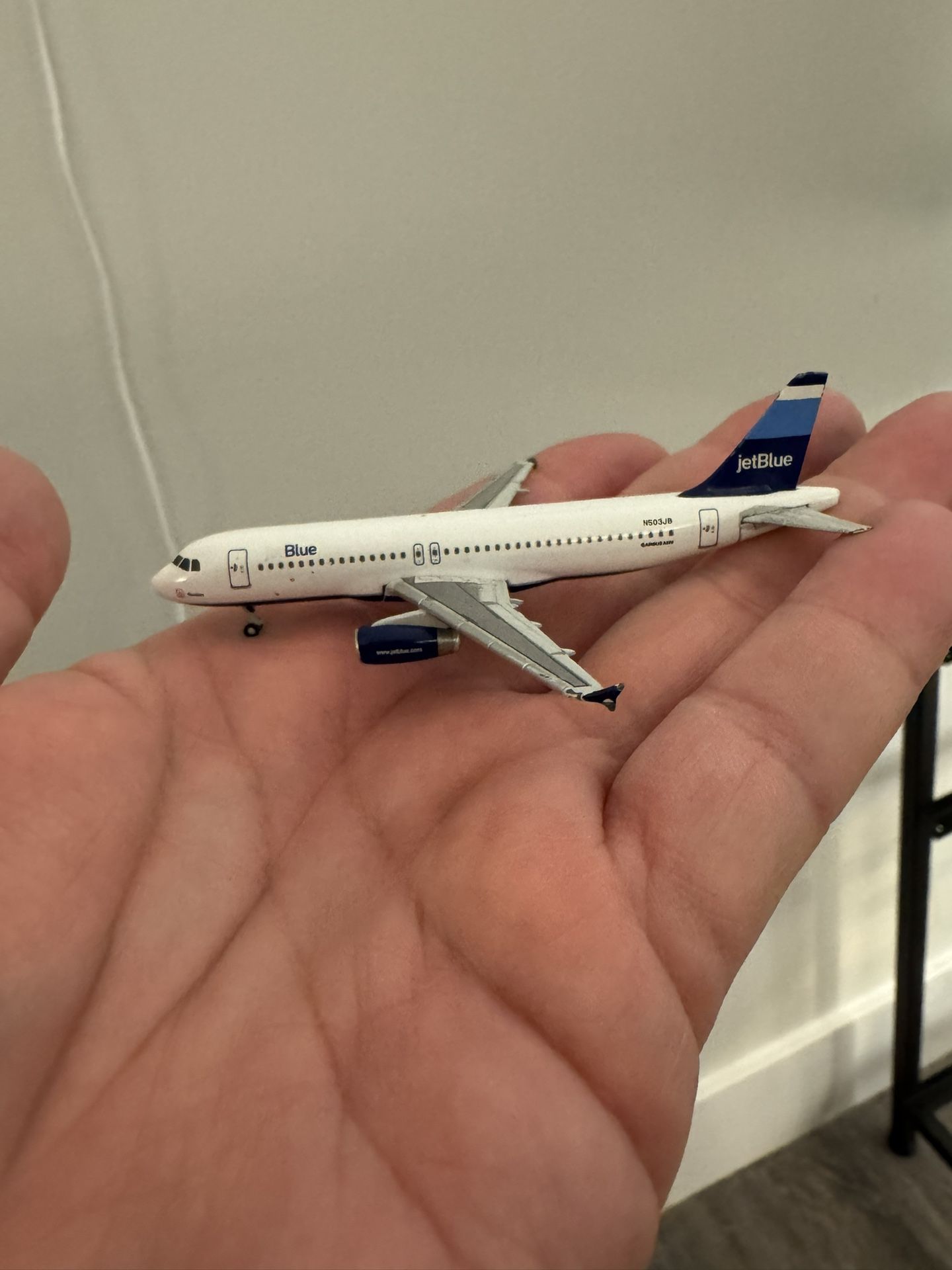 Very Small 2.5” Diecast JetBlue Model Airplane